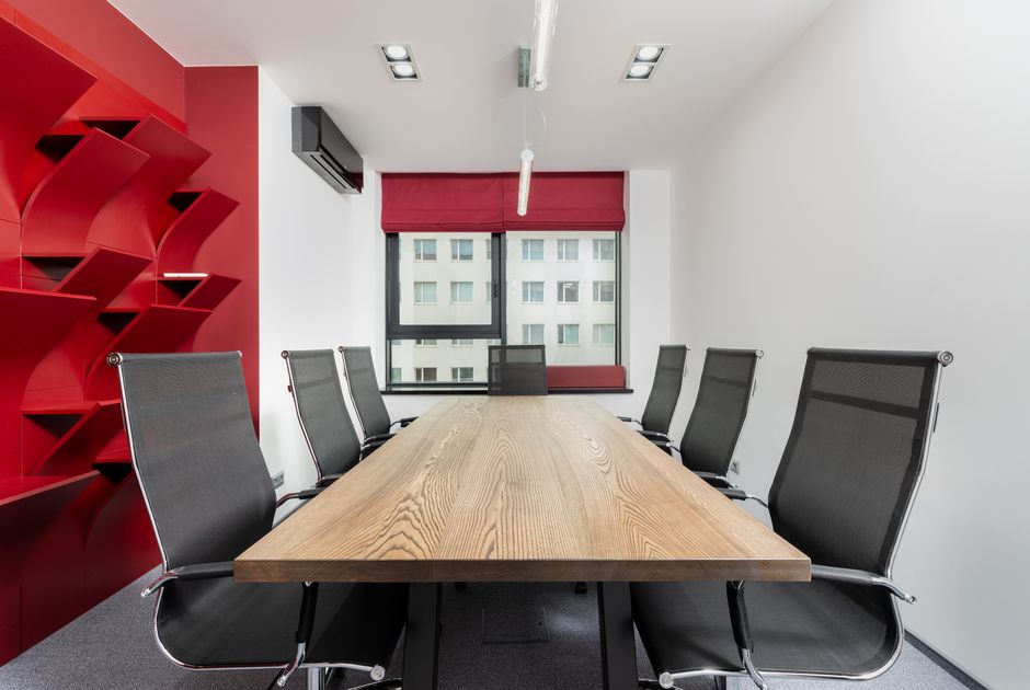 Rechthoekige houten vergadertafels: design en gebruik